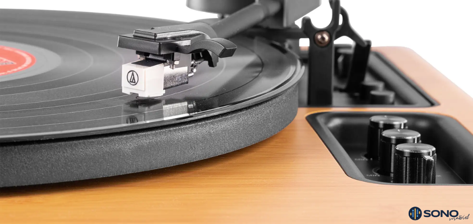Entraînement direct ou entraînement par courroie : quelle platine vinyle choisir ?